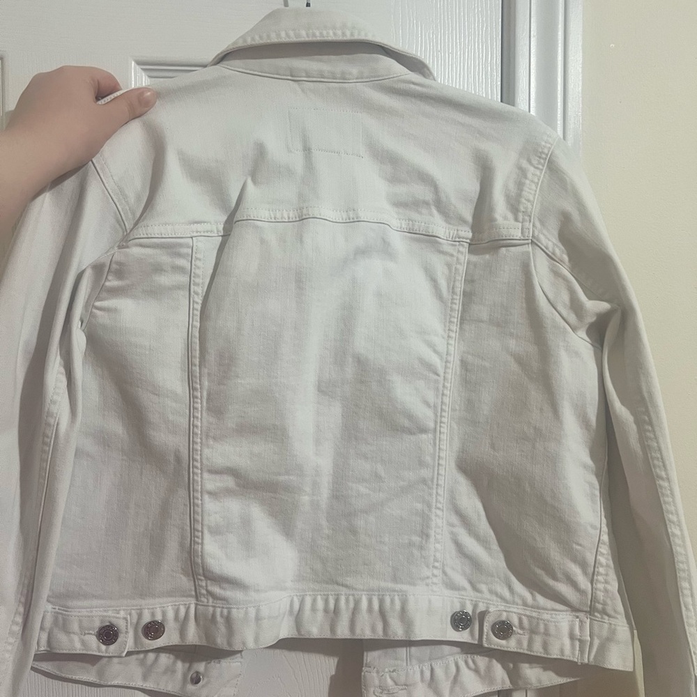 Banana Republic Women's White Denim Jacket - Picture 3 of 3